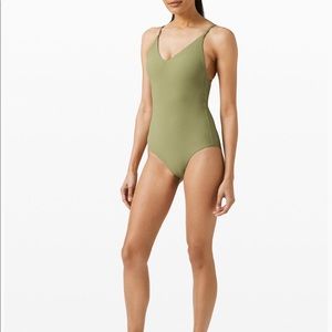 Poolside pause one-piece